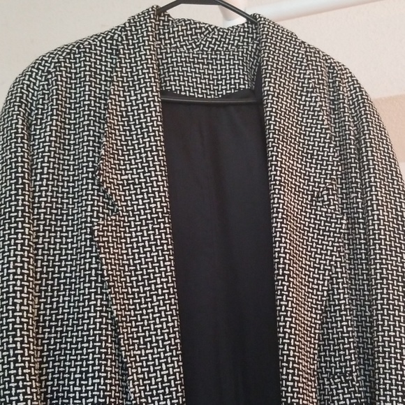 🖤🤍‼️SALE‼️Gorgeous Doncaster Raw Silk Overcoat Size Small. Black and White. - Picture 2 of 8